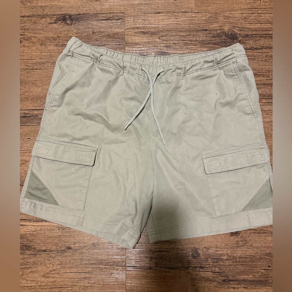 Magellan Outdoors Olive Green Cargo Shorts